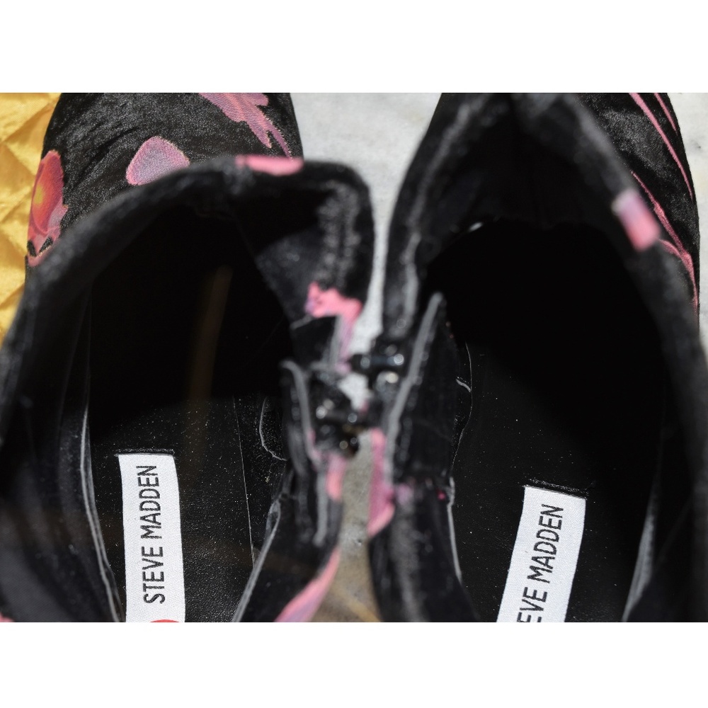 NEW Steve Madden Size 8/10 Velvet Floral Boots - Picture 6 of 8